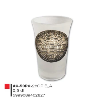 Schnapsglass mit Metallschild